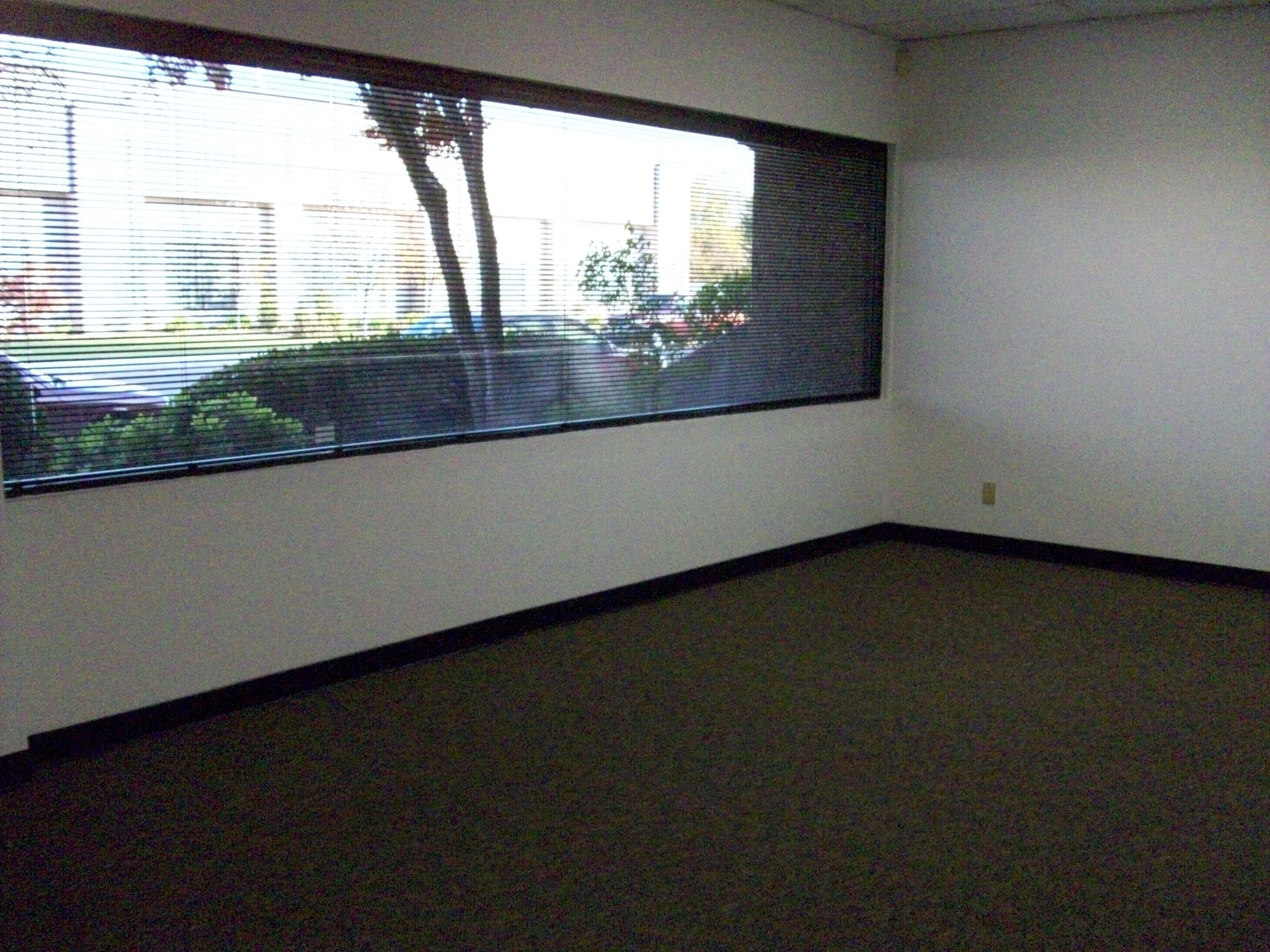 4705 N Sonora Ave, Fresno, CA for lease Interior Photo- Image 1 of 1