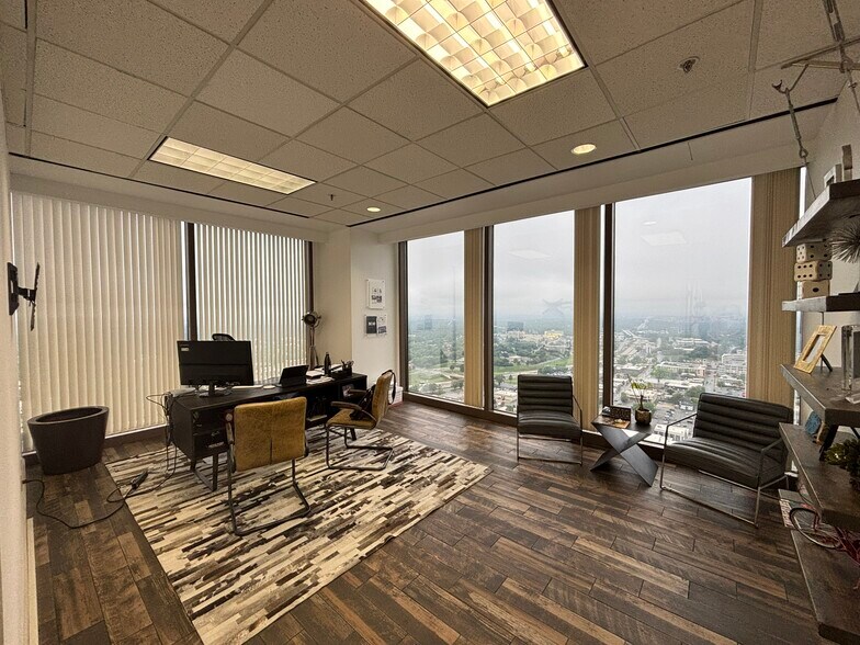 425 W Capitol Ave, Little Rock, AR for lease - Interior Photo - Image 2 of 5
