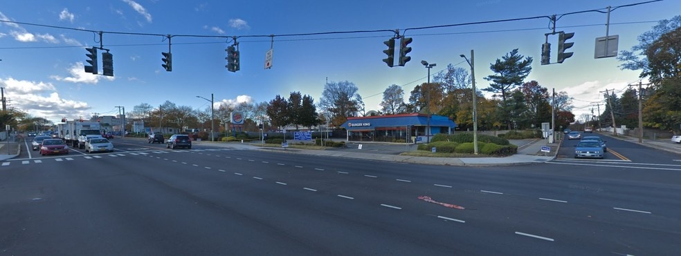 321 Jericho Tpke, Syosset, NY for lease - Building Photo - Image 3 of 6