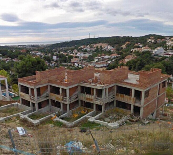 Multifamily in Cubelles, Barcelona for sale - Primary Photo - Image 1 of 5