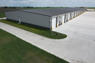 1311 NW Laurel St, Elkhart, IA for lease Building Photo- Image 1 of 4