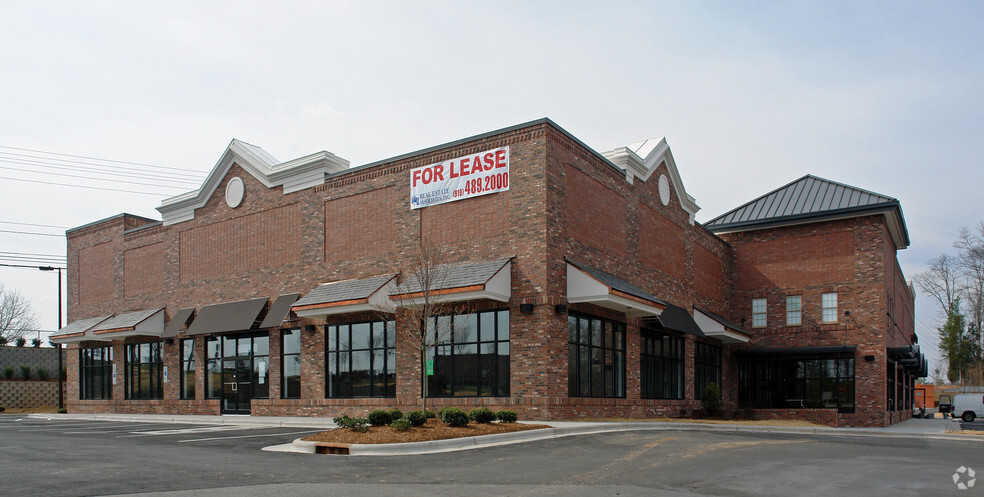 5324 New Hope Commons Dr, Durham, NC for lease - Building Photo - Image 2 of 9