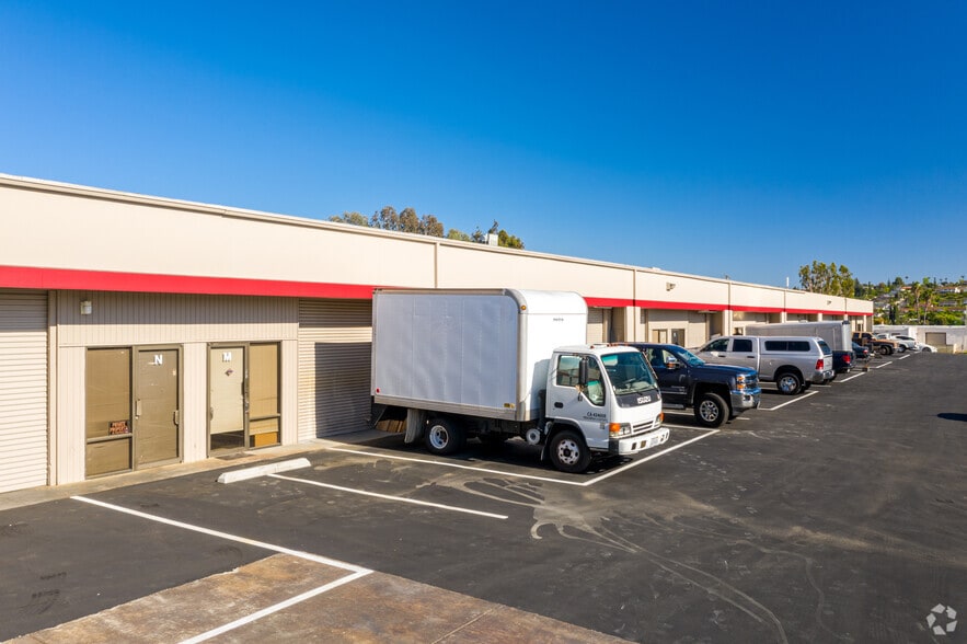951 S Cypress St, La Habra, CA for lease - Building Photo - Image 3 of 4