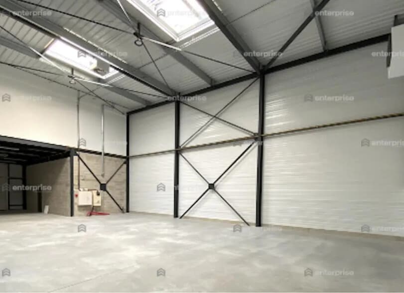 Flex in Wattrelos for sale - Building Photo - Image 2 of 4