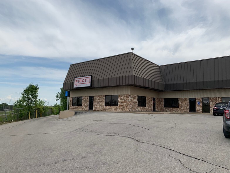2345 Blairs Ferry Rd NE, Cedar Rapids, IA 52402 | LoopNet