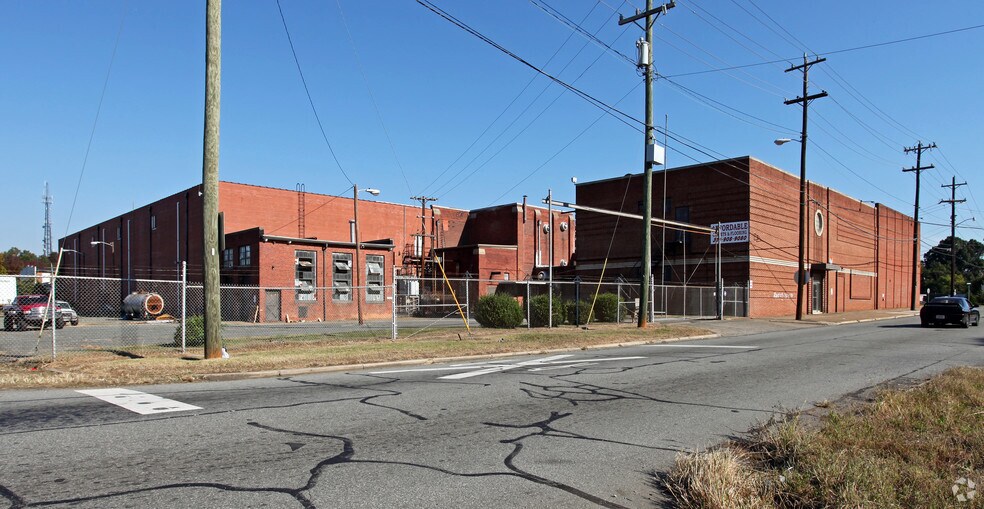 673 Gilmer St, Burlington, NC for sale - Primary Photo - Image 1 of 1