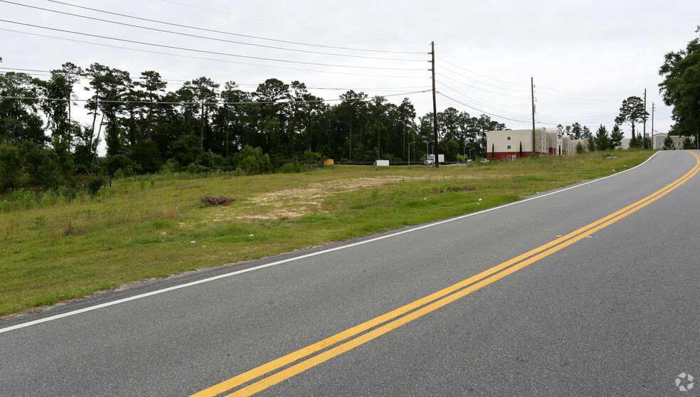 2833 Lakeshore Dr, Tallahassee, FL for sale - Primary Photo - Image 1 of 1