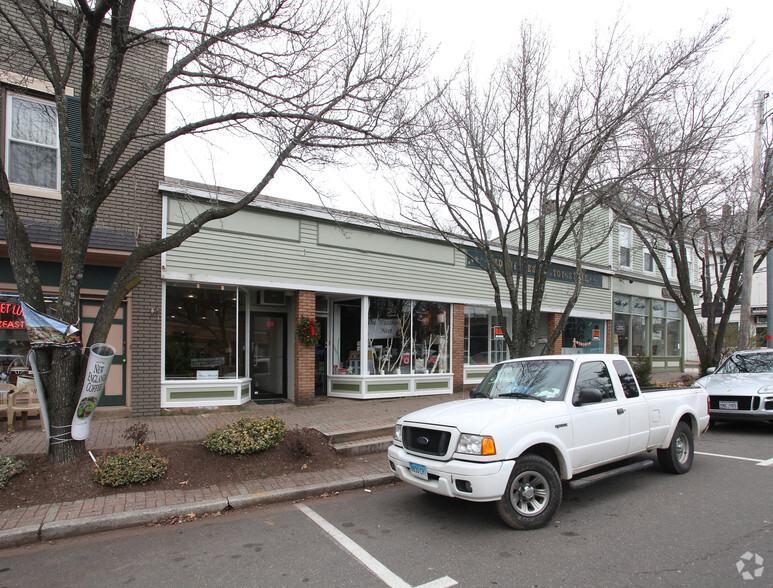 562-572 Main St, Branford, CT for lease - Primary Photo - Image 1 of 6