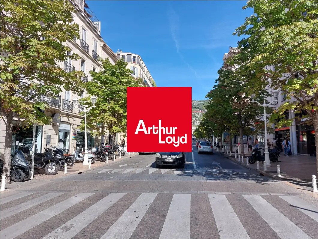 Retail in Toulon for sale Building Photo- Image 1 of 7