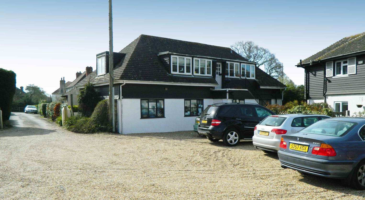 Lock Ln, Chichester, PO20 7BB