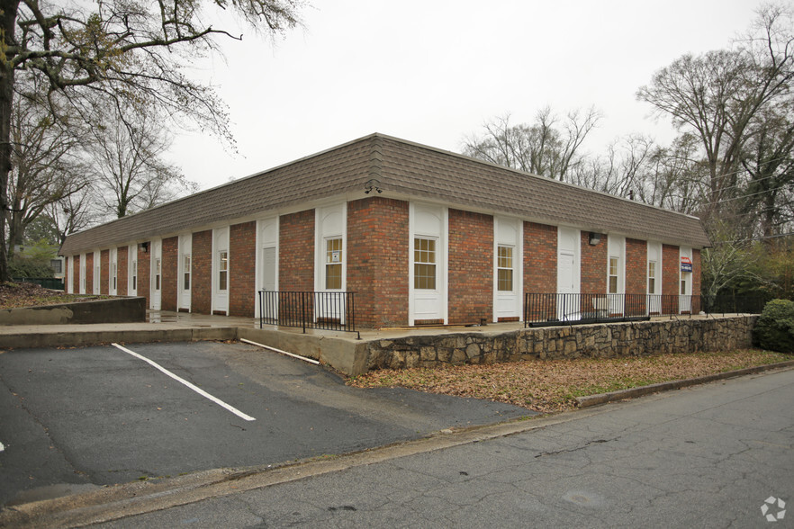 112-118 Stockbridge Rd portfolio of 2 properties for sale on LoopNet.com - Primary Photo - Image 2 of 2