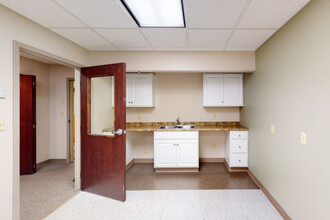 830 W High St, Lima, OH for lease Interior Photo- Image 2 of 3