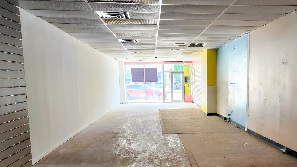 14905 Northern Blvd, Flushing, NY for lease - Interior Photo - Image 2 of 2