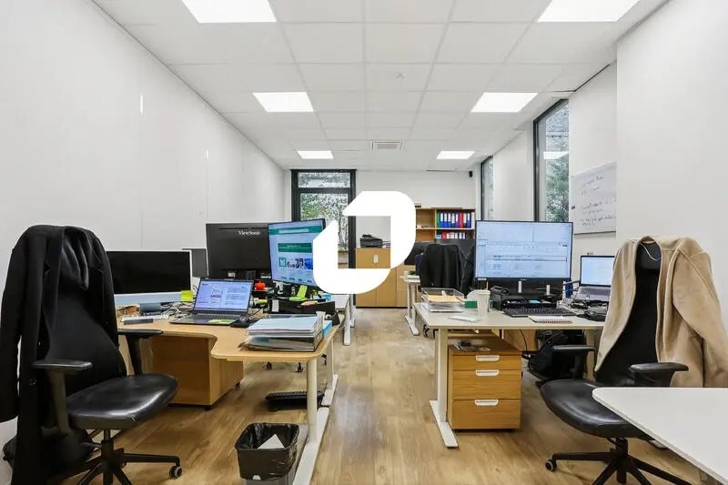 Office in Montrouge for sale - Building Photo - Image 3 of 15