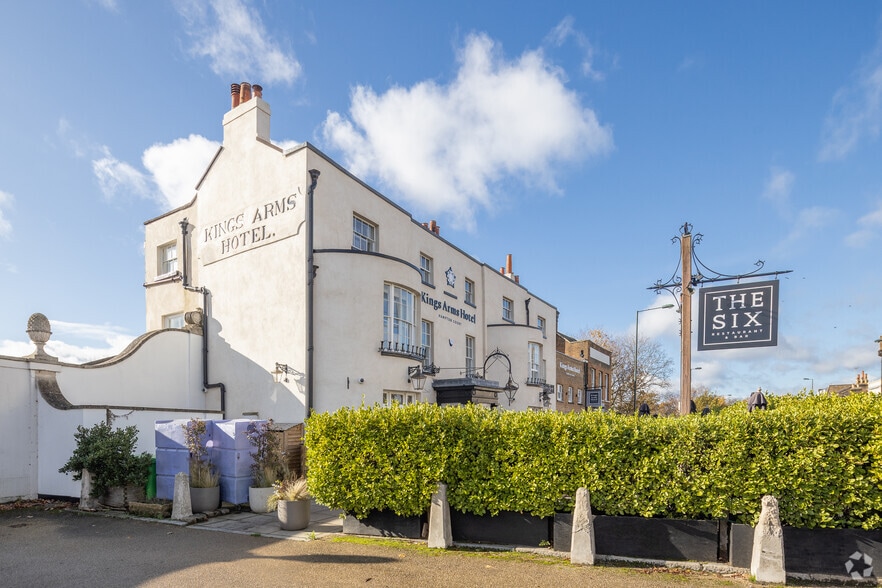 Hampton Court Rd, East Molesey for sale - Building Photo - Image 2 of 7