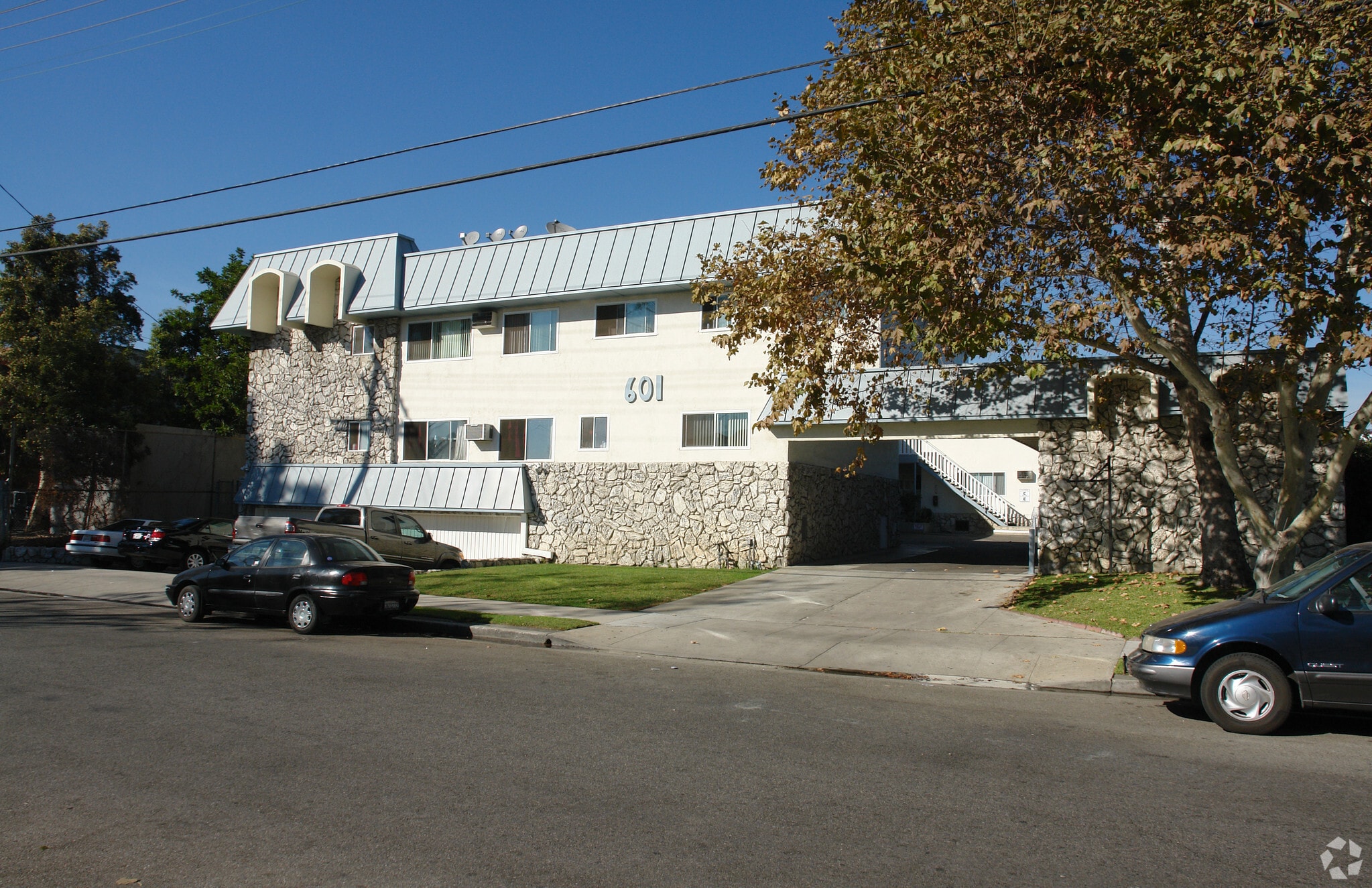 601 E Acacia Ave, Glendale, CA for sale Primary Photo- Image 1 of 24