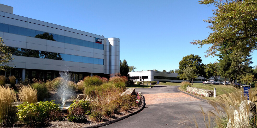 Northern Westchester Corporate Park, Yorktown Heights, NY for lease - Building Photo - Image 1 of 7