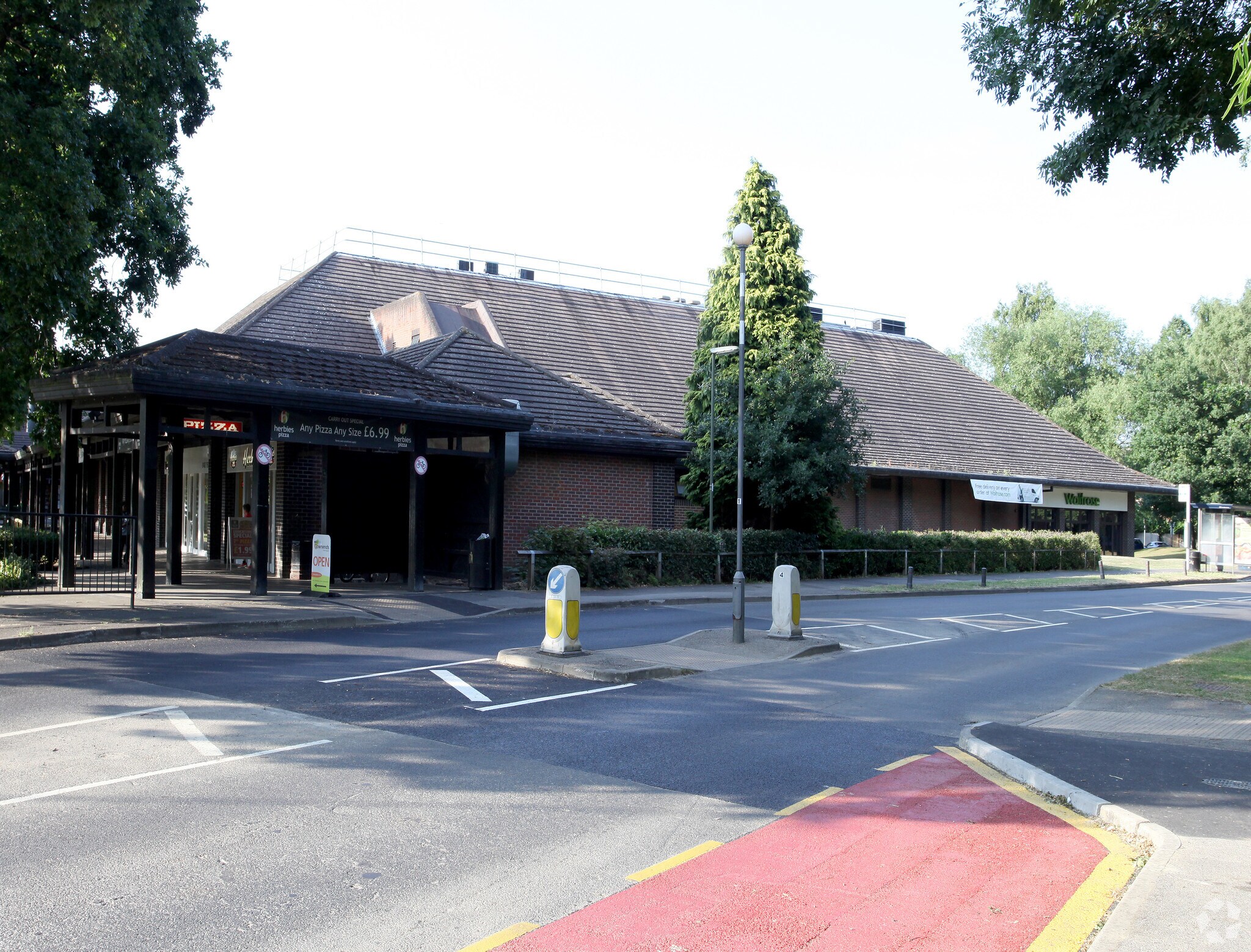 Denton Way, Woking for sale Primary Photo- Image 1 of 1