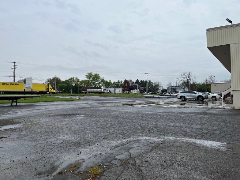 7661-7671 Beth Bath Pike, Bath, PA for lease - Building Photo - Image 3 of 10