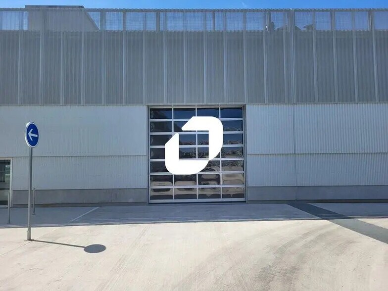 Flex in Vitry-sur-Seine for lease - Building Photo - Image 3 of 8