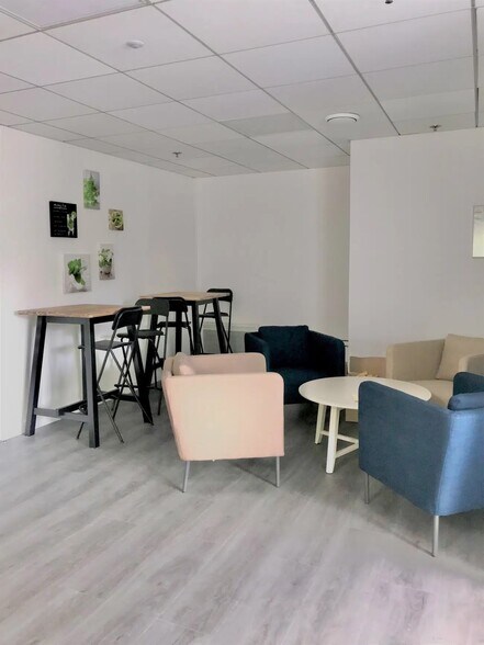 Office in Tremblay-en-France for lease - Interior Photo - Image 3 of 3