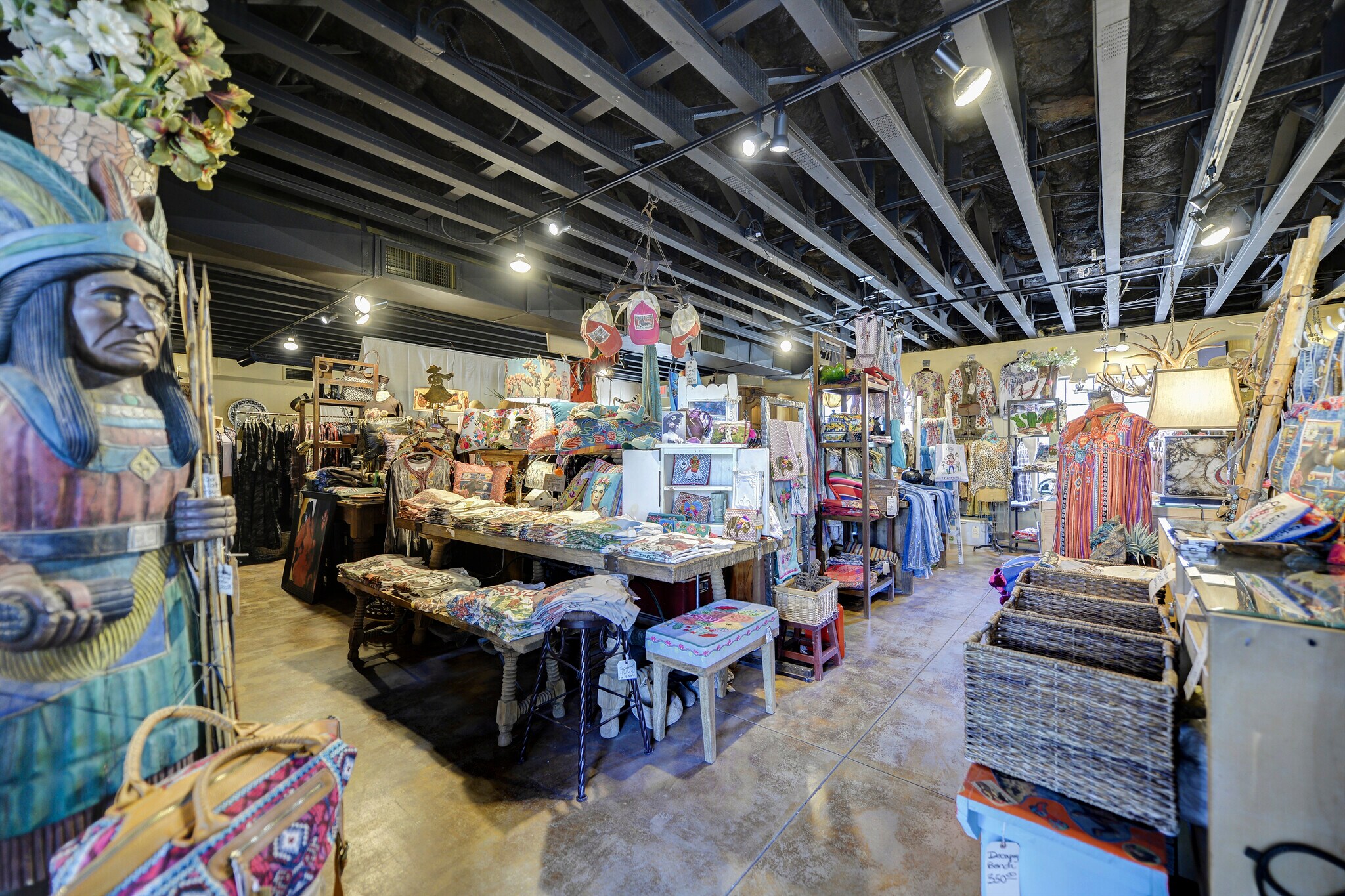 6195 E Cave Creek Rd, Cave Creek, AZ for sale Interior Photo- Image 1 of 1