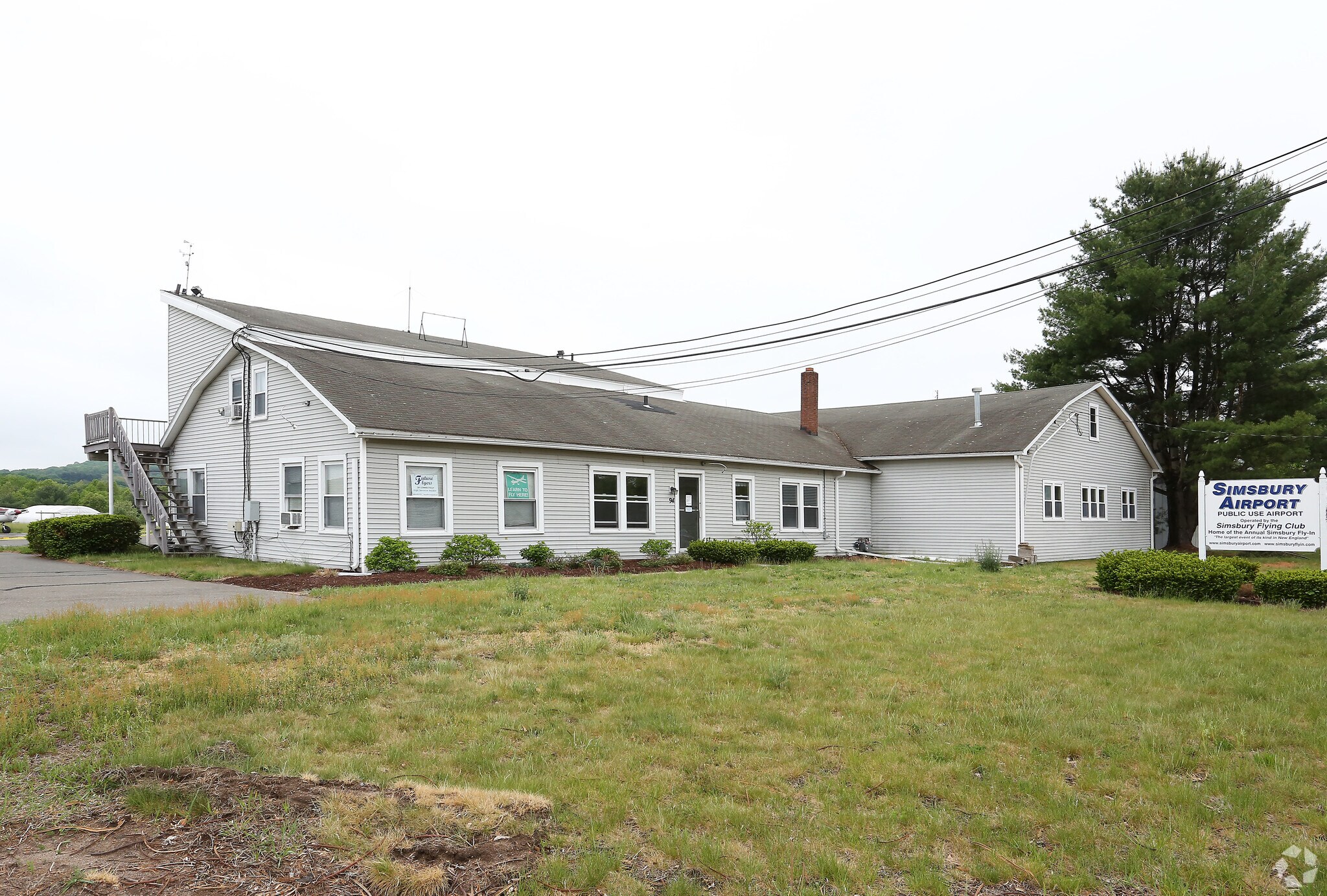 94 Wolcott Rd, Simsbury, CT for sale Primary Photo- Image 1 of 1