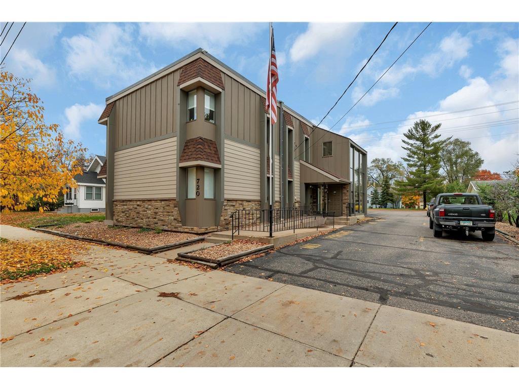 720 8th Ave N, Saint Cloud, MN for sale Primary Photo- Image 1 of 1