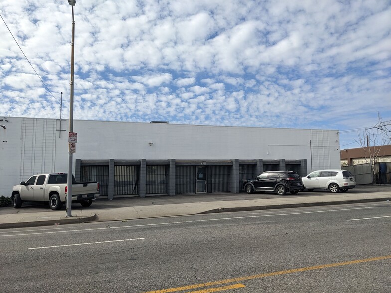 8511 Lankershim Blvd, Sun Valley, CA for lease - Building Photo - Image 3 of 12