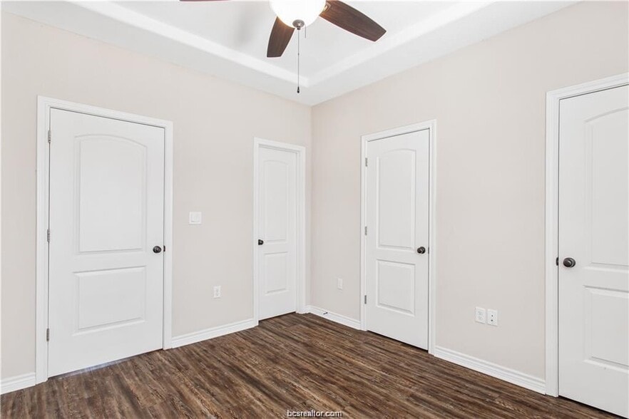 2108 Cavitt Ave, Bryan, TX for sale - Interior Photo - Image 2 of 15