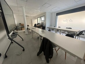 Office in Paris for sale Interior Photo- Image 2 of 4