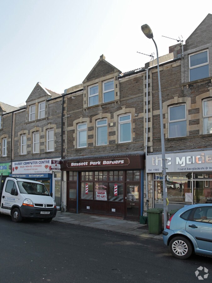 292 Holton Rd, Barry, CF63 4HW