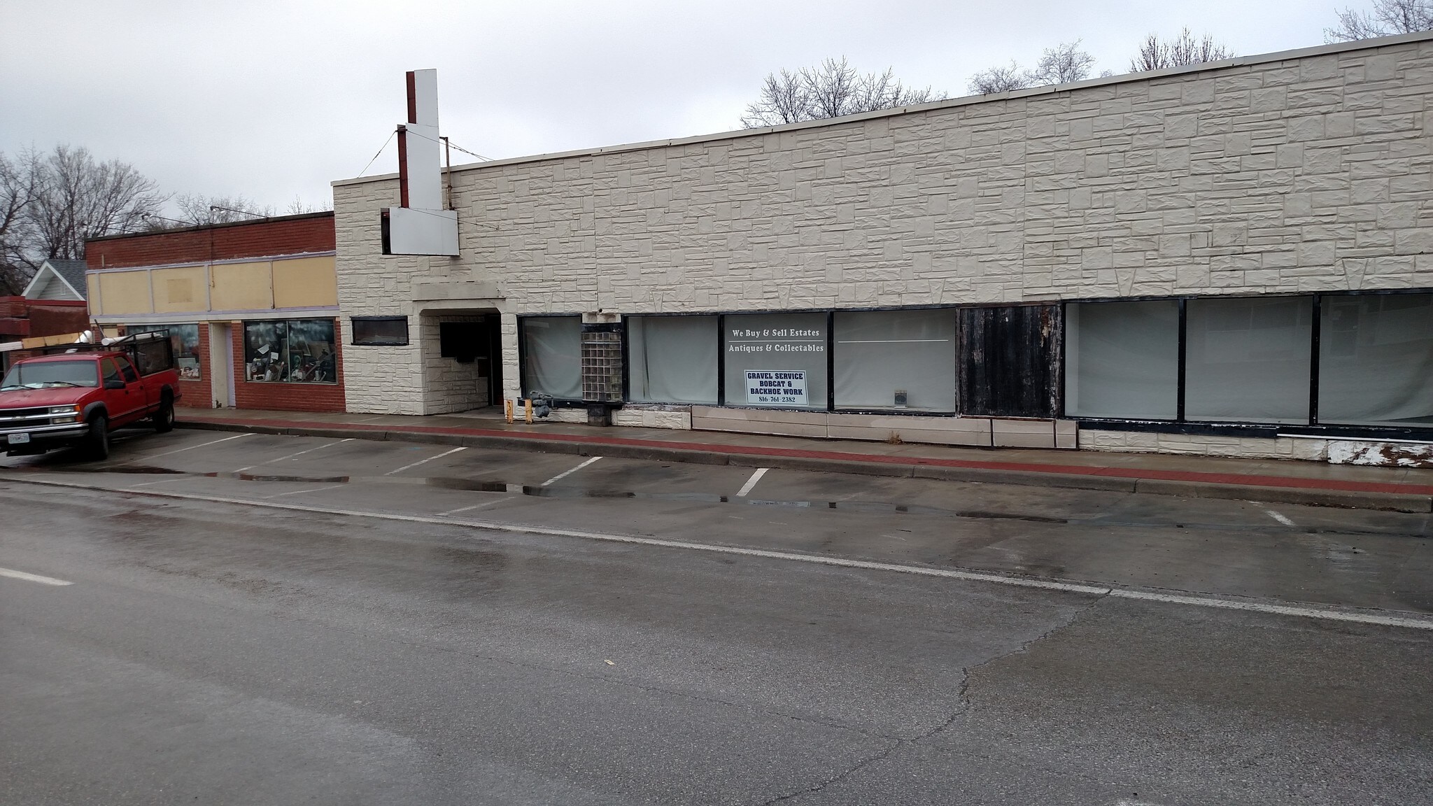 10112 E Truman Rd, Independence, MO for sale Primary Photo- Image 1 of 1