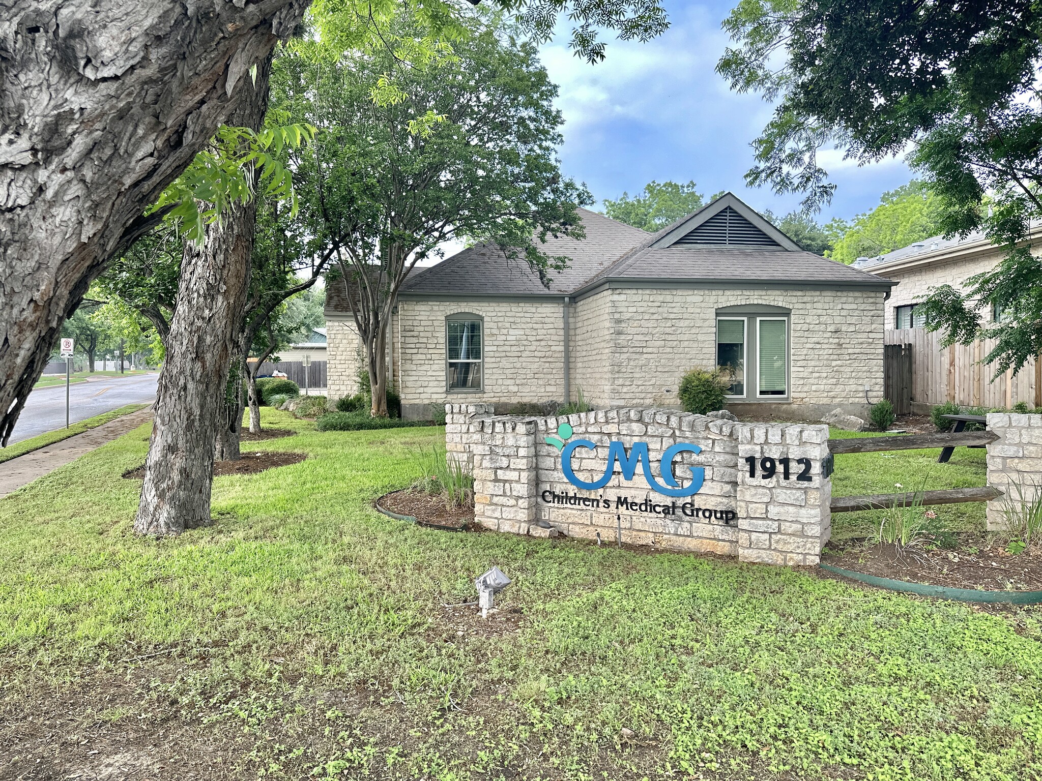 1912 W 35th St, Austin, TX for lease Building Photo- Image 1 of 23