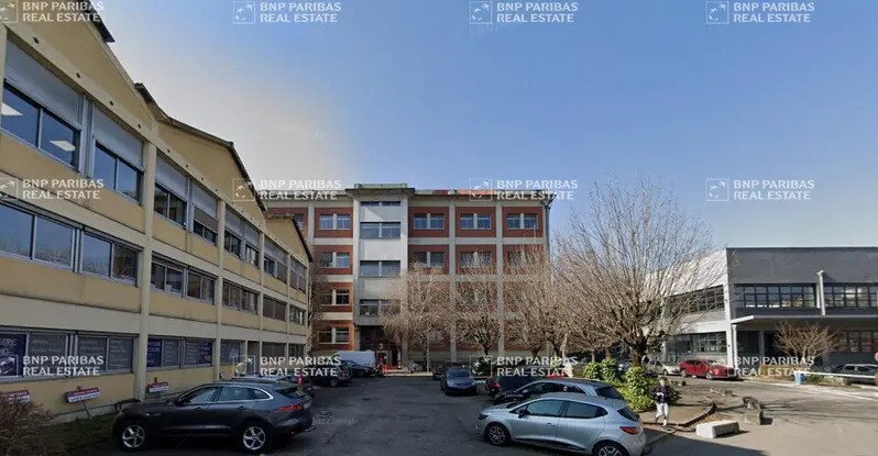 Office in Lyon for lease - Building Photo - Image 2 of 11
