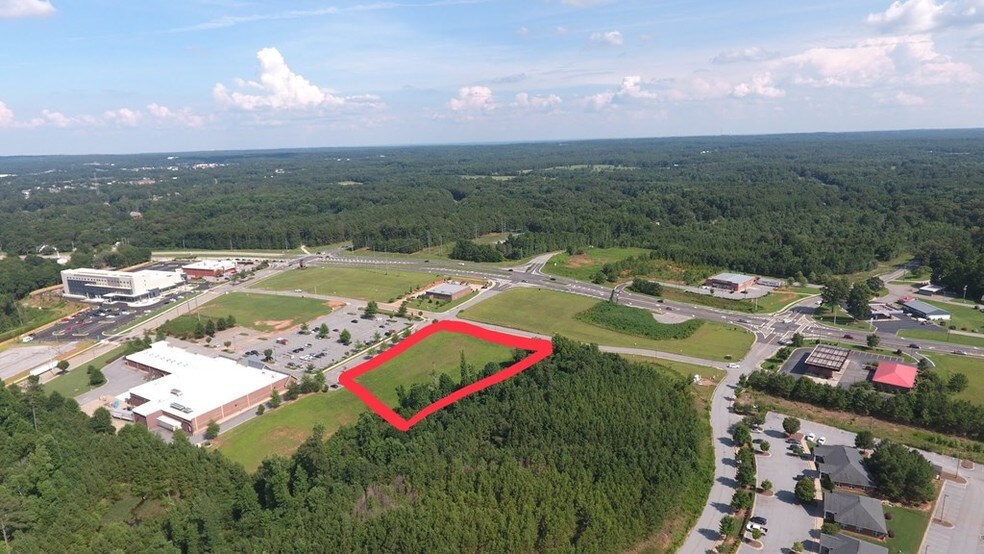 202 Maple Xing, Carrollton, GA 30117