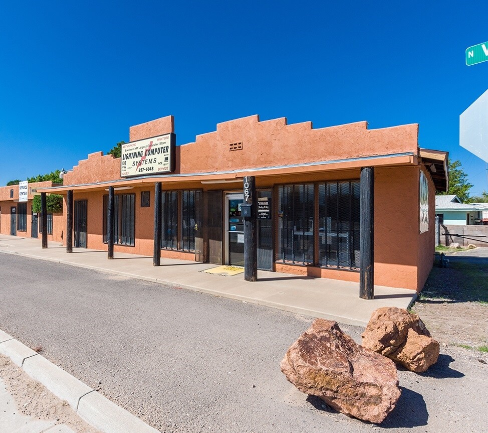 1003 N Valley Dr, Las Cruces, NM 88005