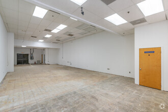 4855 West Chester Pike, Newtown Square, PA for lease Interior Photo- Image 2 of 5