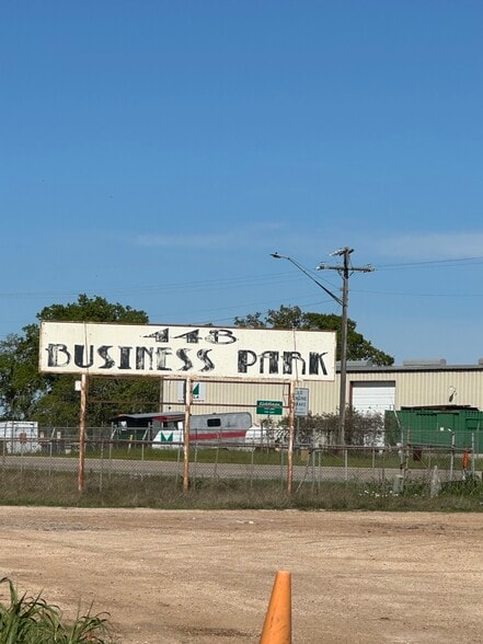 1885 FM 448, Giddings, TX for lease - Building Photo - Image 3 of 7