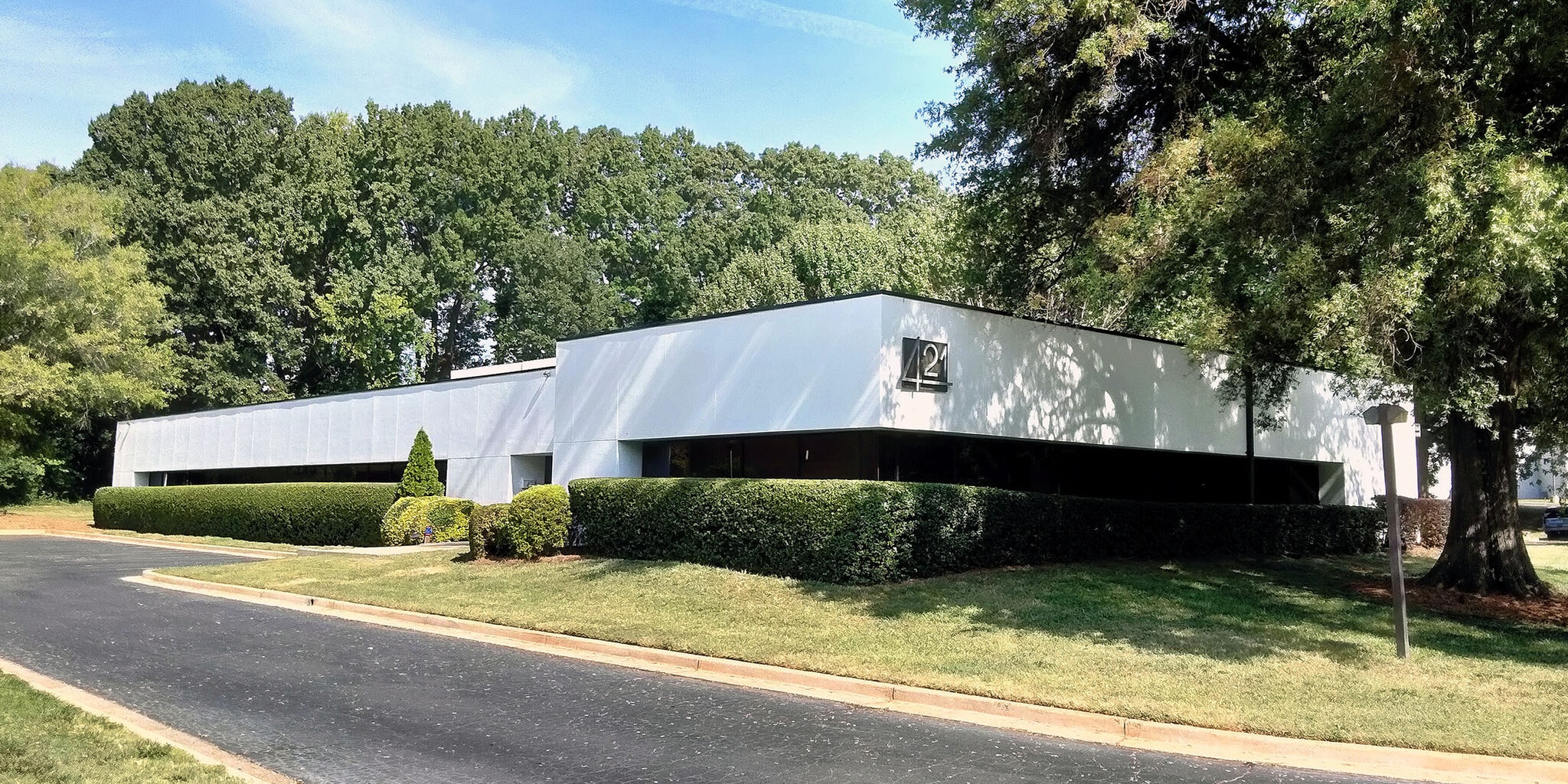 421 Minuet Ln, Charlotte, NC for sale Building Photo- Image 1 of 51