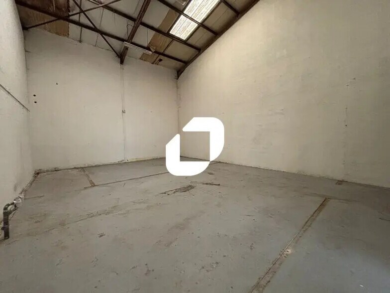 9 Rue Des Cerisiers, Lisses for lease - Interior Photo - Image 3 of 8