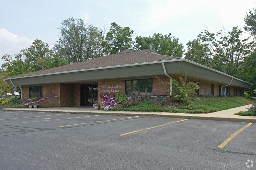 12048 James St, Holland, MI for sale - Primary Photo - Image 1 of 1