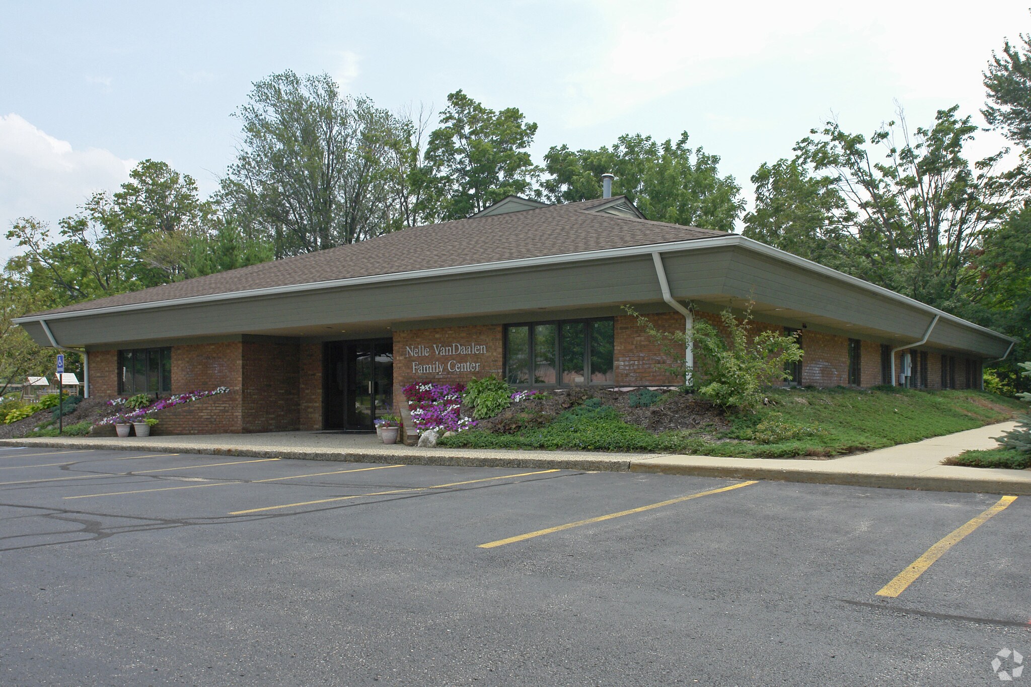 12048 James St, Holland, MI for sale Primary Photo- Image 1 of 1