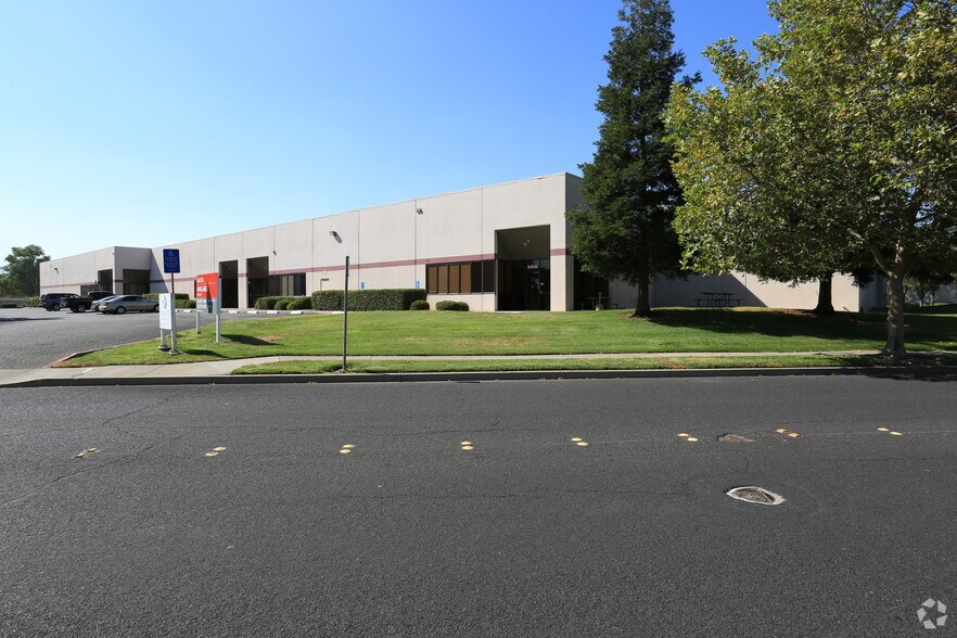 830 Eubanks Dr, Vacaville, CA for lease - Building Photo - Image 3 of 6
