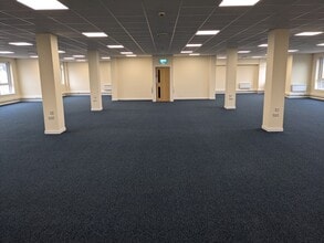 3 Grove Pl, Swansea for lease Interior Photo- Image 2 of 5