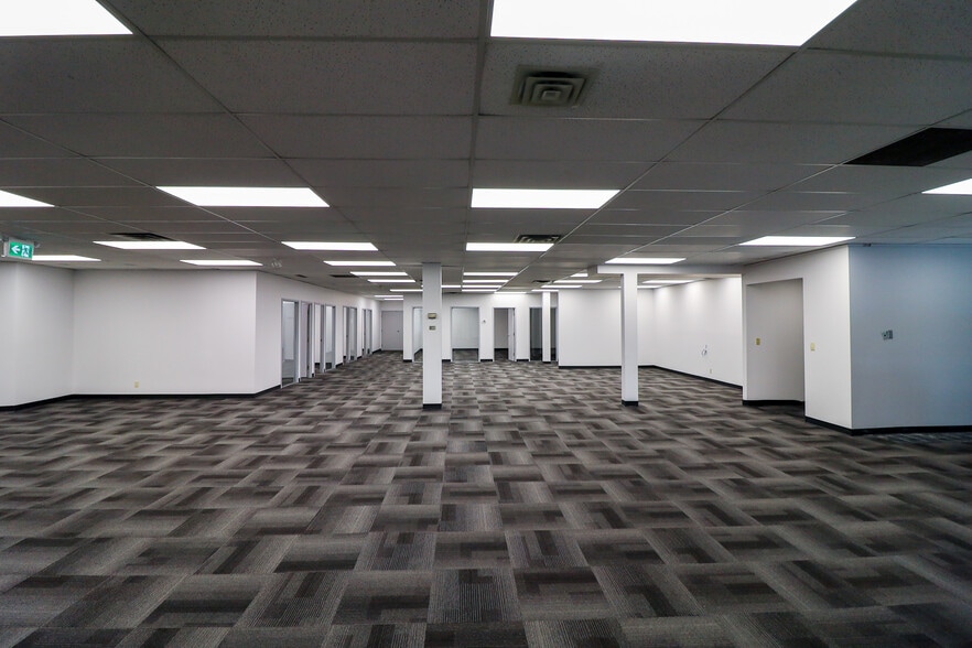 1530 27th Ave NE, Calgary, AB for lease - Interior Photo - Image 2 of 13