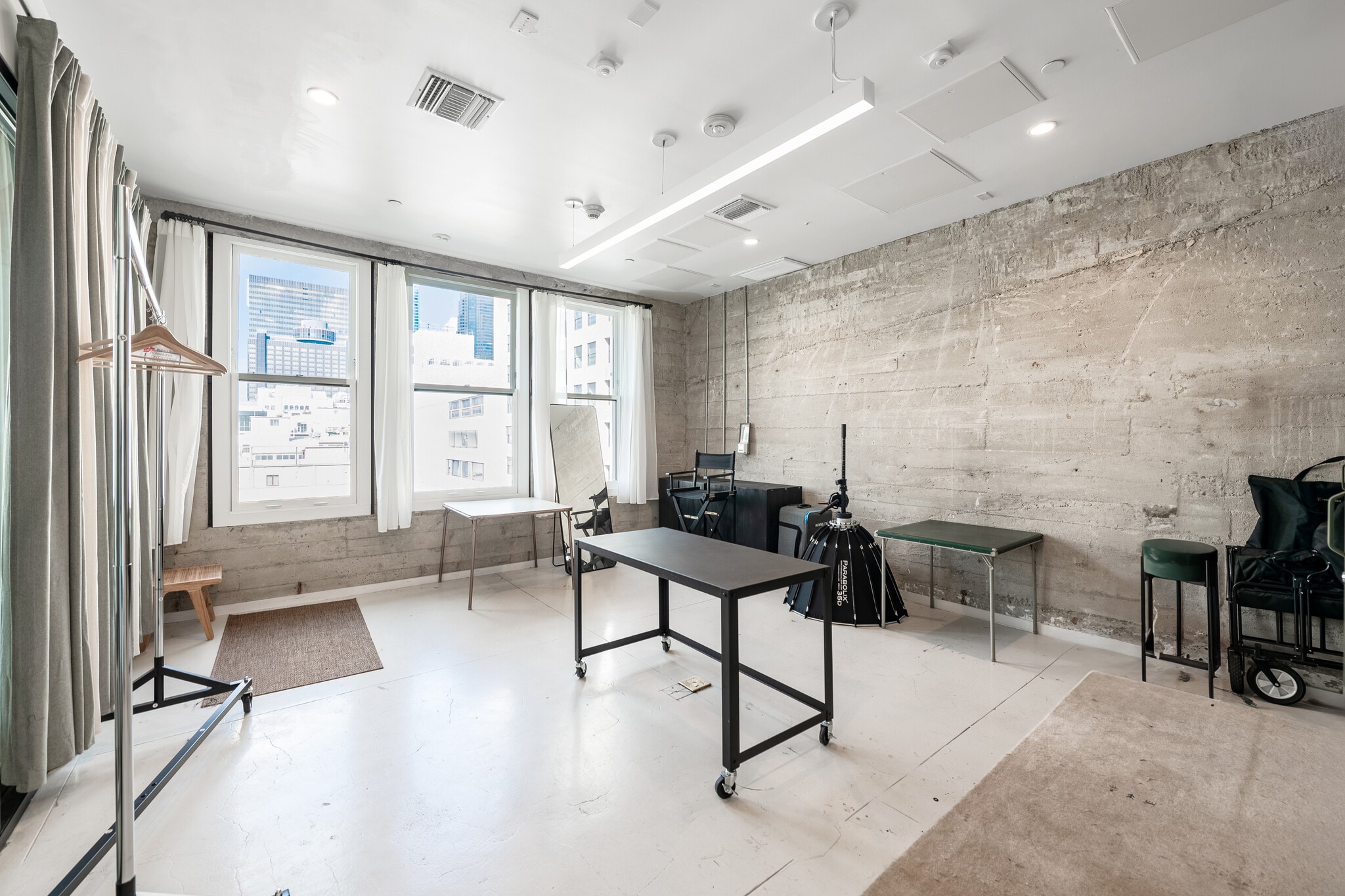 718 S Hill St, Los Angeles, CA for lease Building Photo- Image 1 of 25