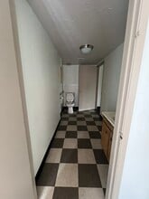 12416 N 28th Dr, Phoenix, AZ for lease Interior Photo- Image 2 of 10