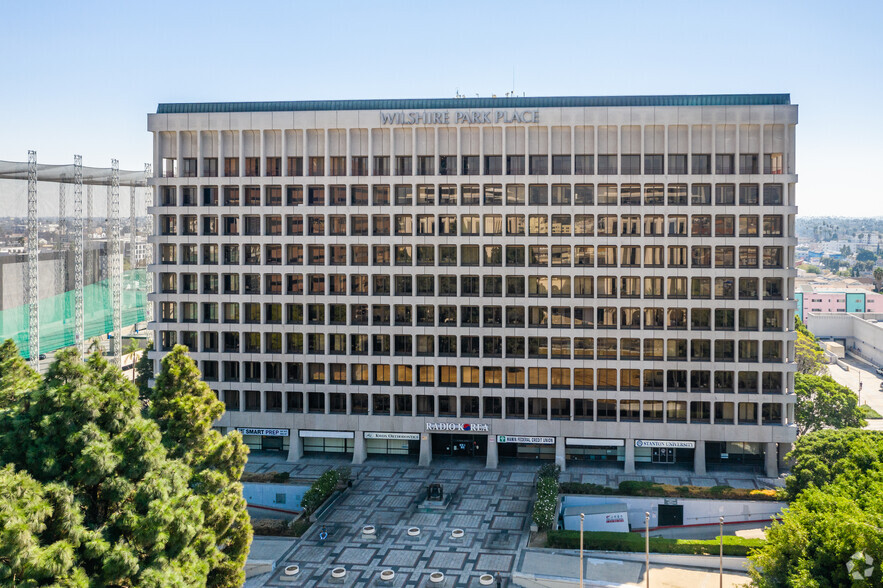 3700 Wilshire Blvd, Los Angeles, CA for lease - Building Photo - Image 2 of 6