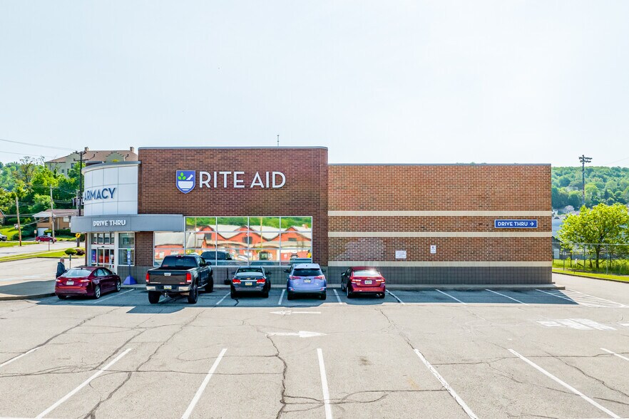 210 9th St, Glassport, PA for sale - Building Photo - Image 1 of 1